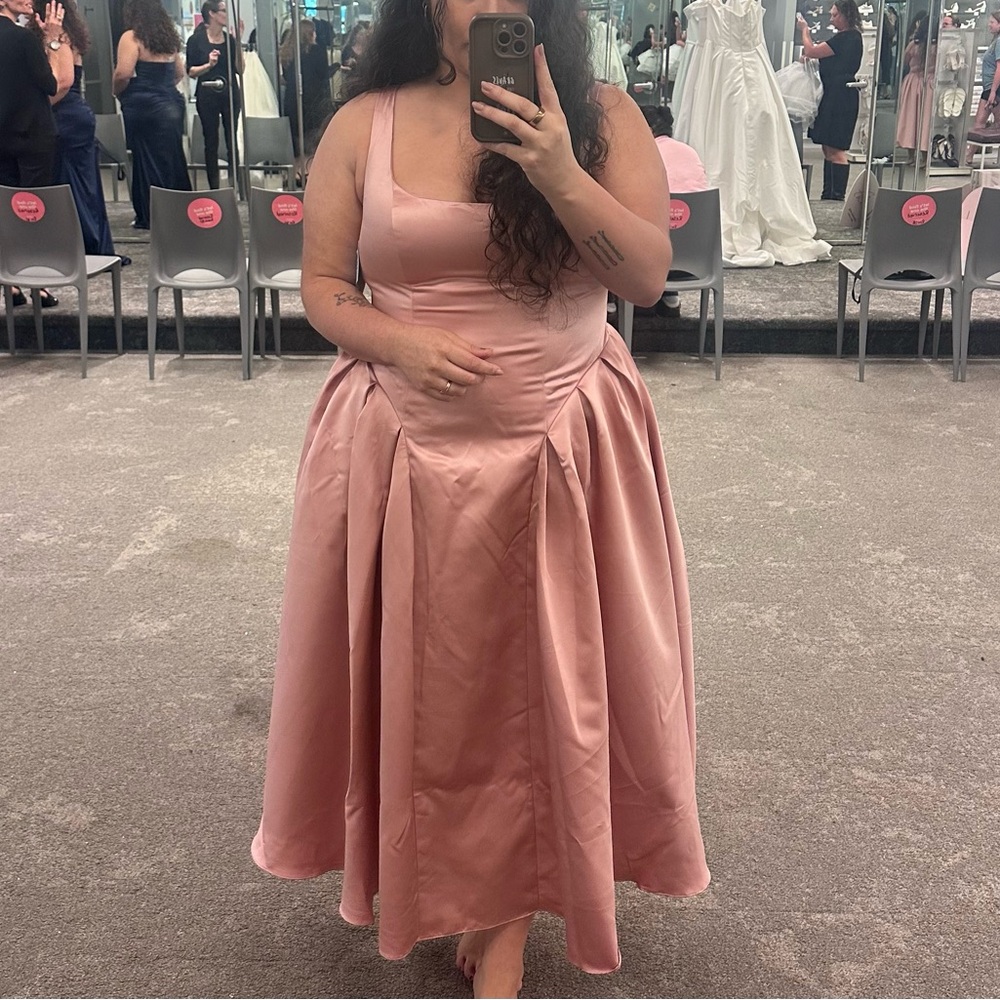 Elegant Pink Satin Evening Dress
